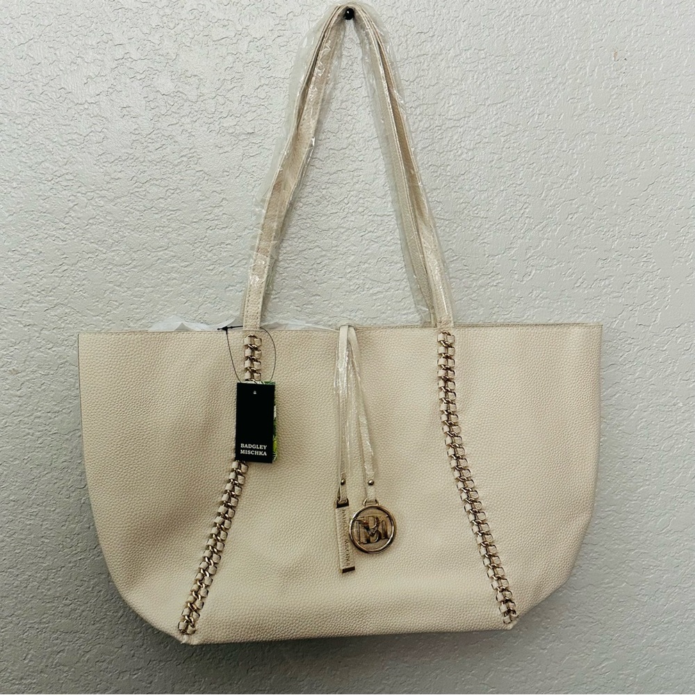 Badgley Mischka Off-White Tote with Gold Chain Detail 12x18 in. – NWT